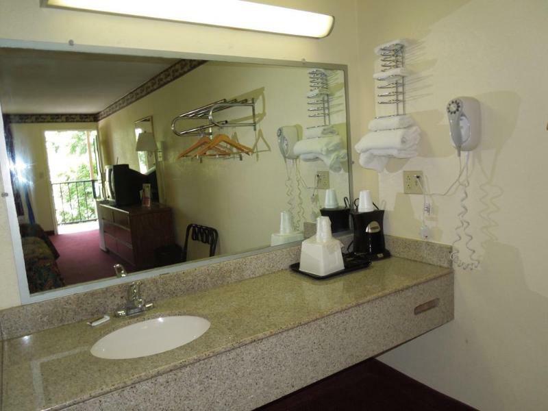 Super Inn Williamsburg Norge ภายนอก รูปภาพ